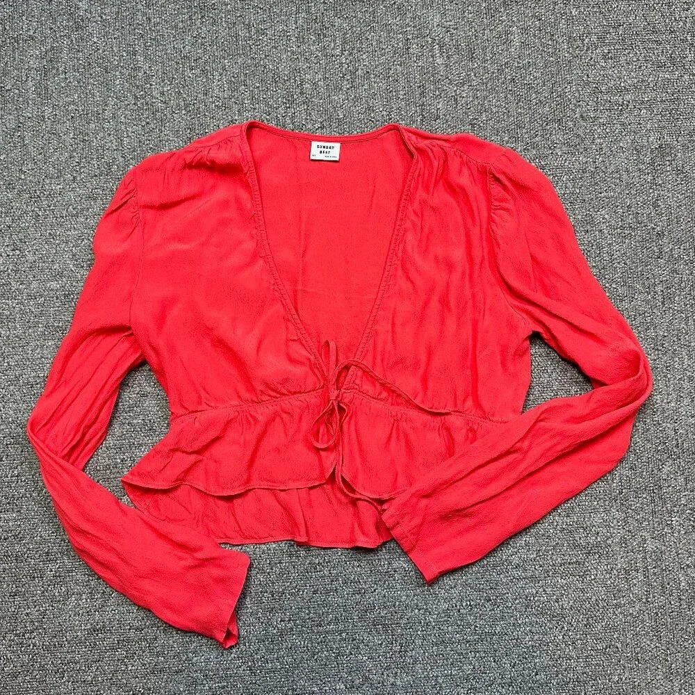 Aritzia Sunday Best Red Front Tie Cropped Flutter Low Cut Blouse Size X-Small